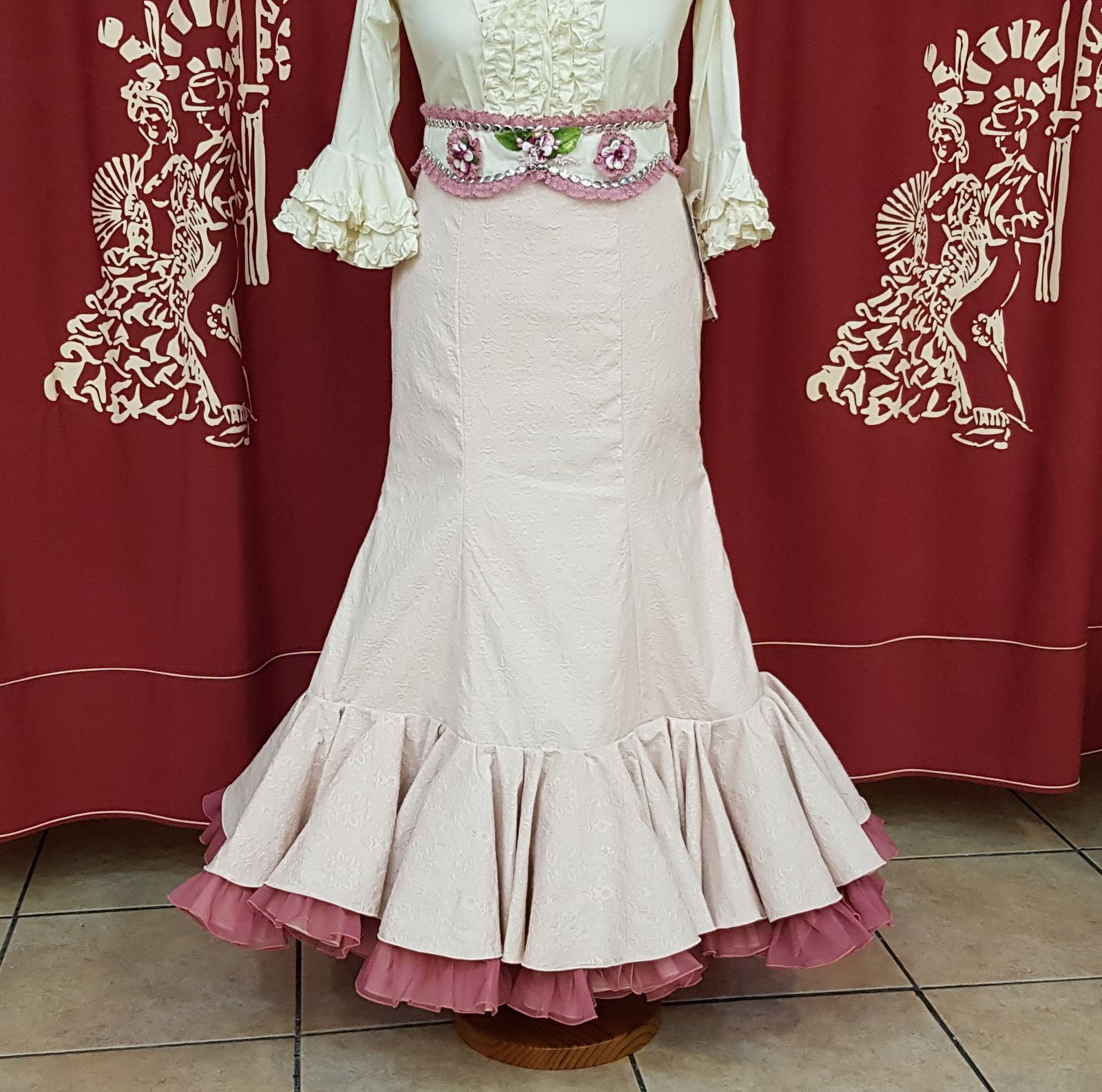 FALDA FLAMENCA SEÑORA - Modelo Arena Estampado Rosa-Beige - PEDROCHE GITANA  Y FLAMENCO