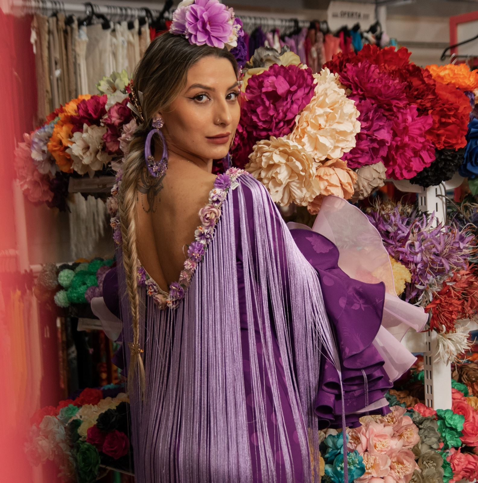 Vestido de Flamenca / Sevillana para Mujer Color Negro y Violeta con Lunares