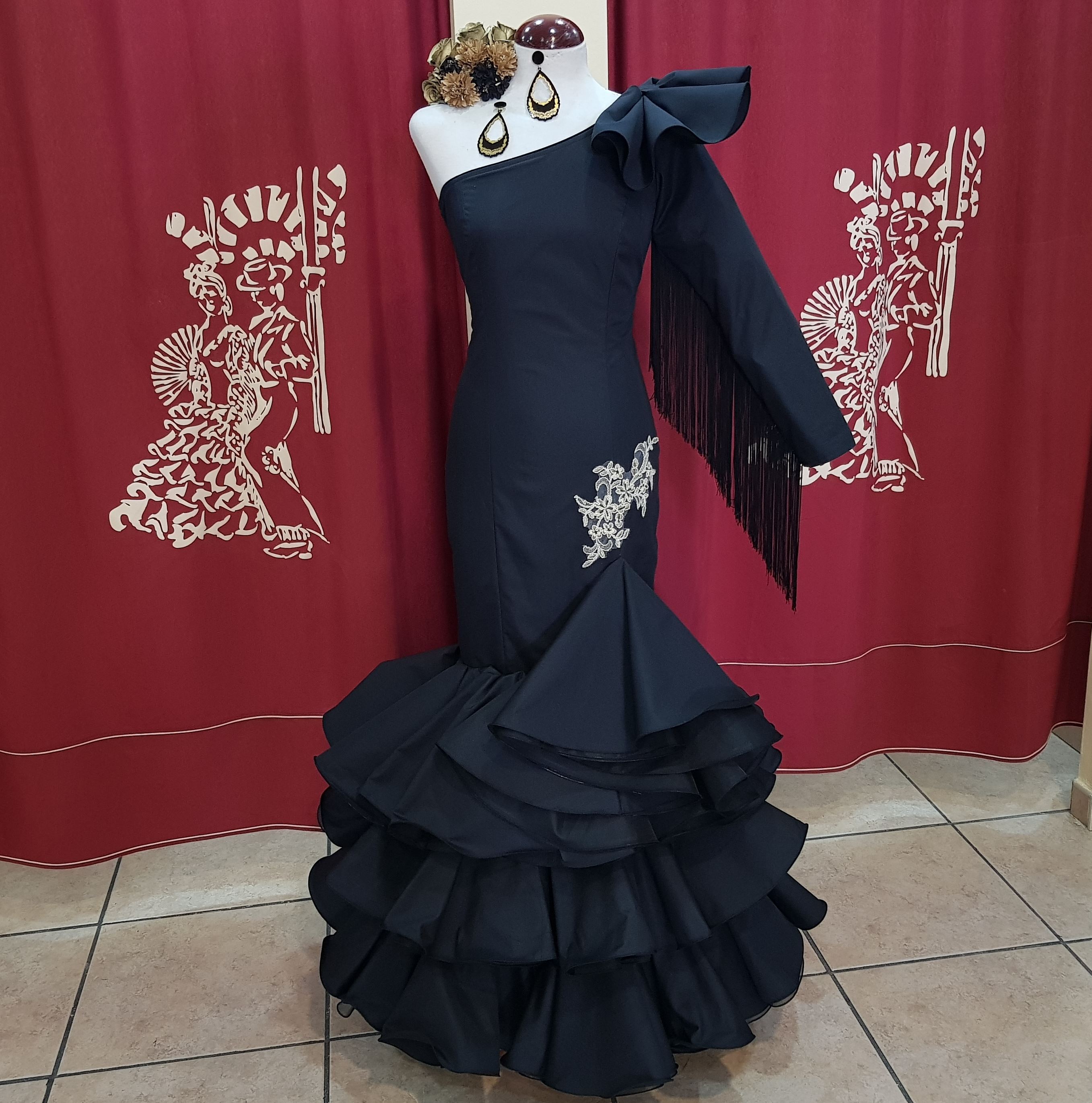 VESTIDO FLAMENCA SEÑORA - Modelo Lolita Negro-Bordado Dorado - PEDROCHE GITANA Y FLAMENCO VESTIDO FLAMENCA SEÑORA - Modelo Lolita Negro-Bordado Dorado - PEDROCHE GITANA Y FLAMENCO