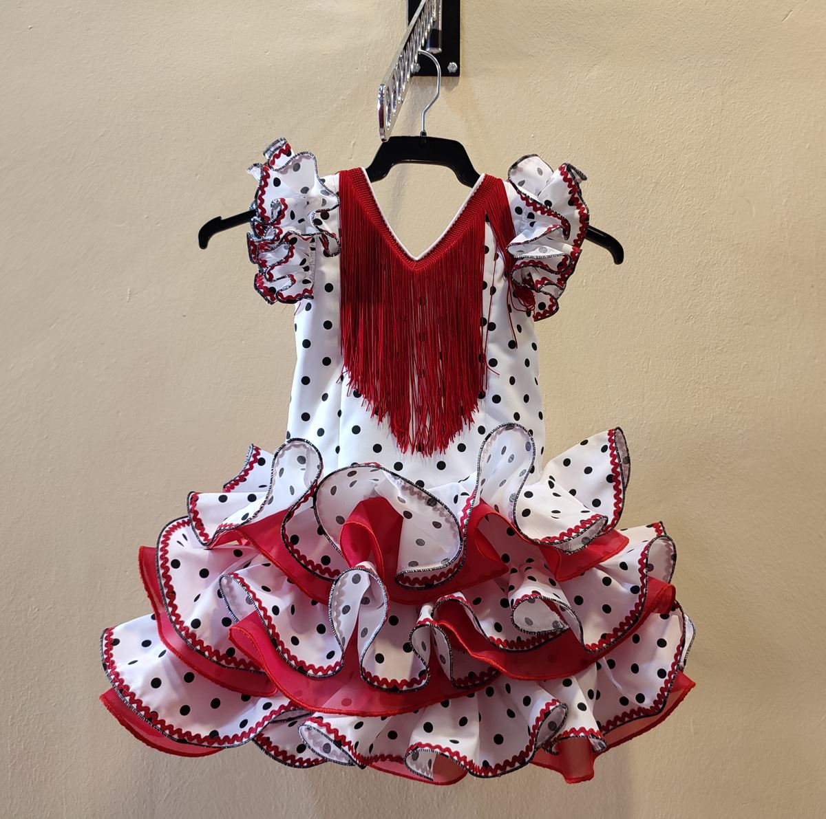 Vestido de Flamenca Niña. Modelo Montilla. Rojo Lunares. PEDROCHE GITANA Y  FLAMENCO.