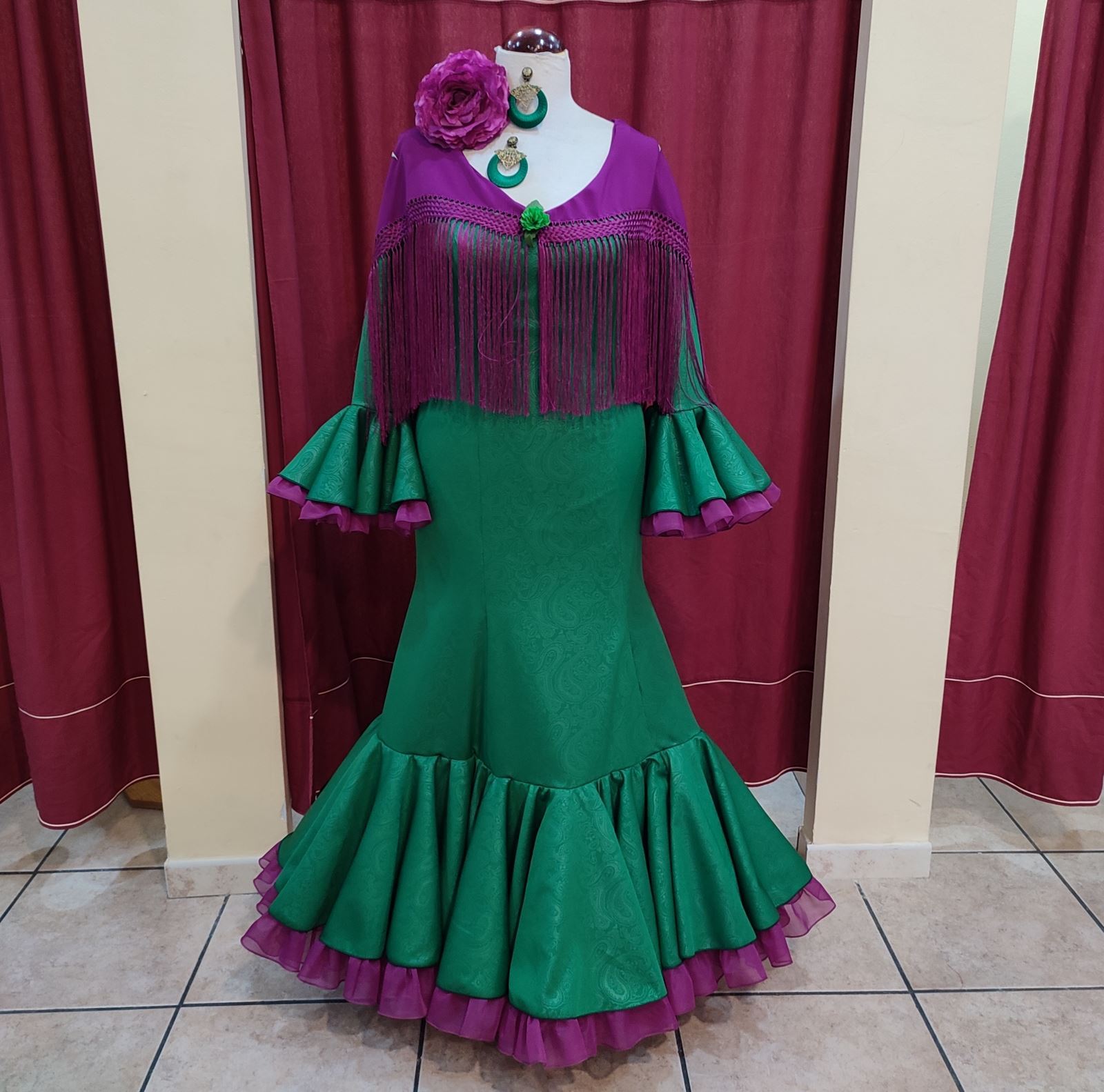 Vestido de Flamenca. Modelo Murillo. Botella Buganvilla. PEDROCHE