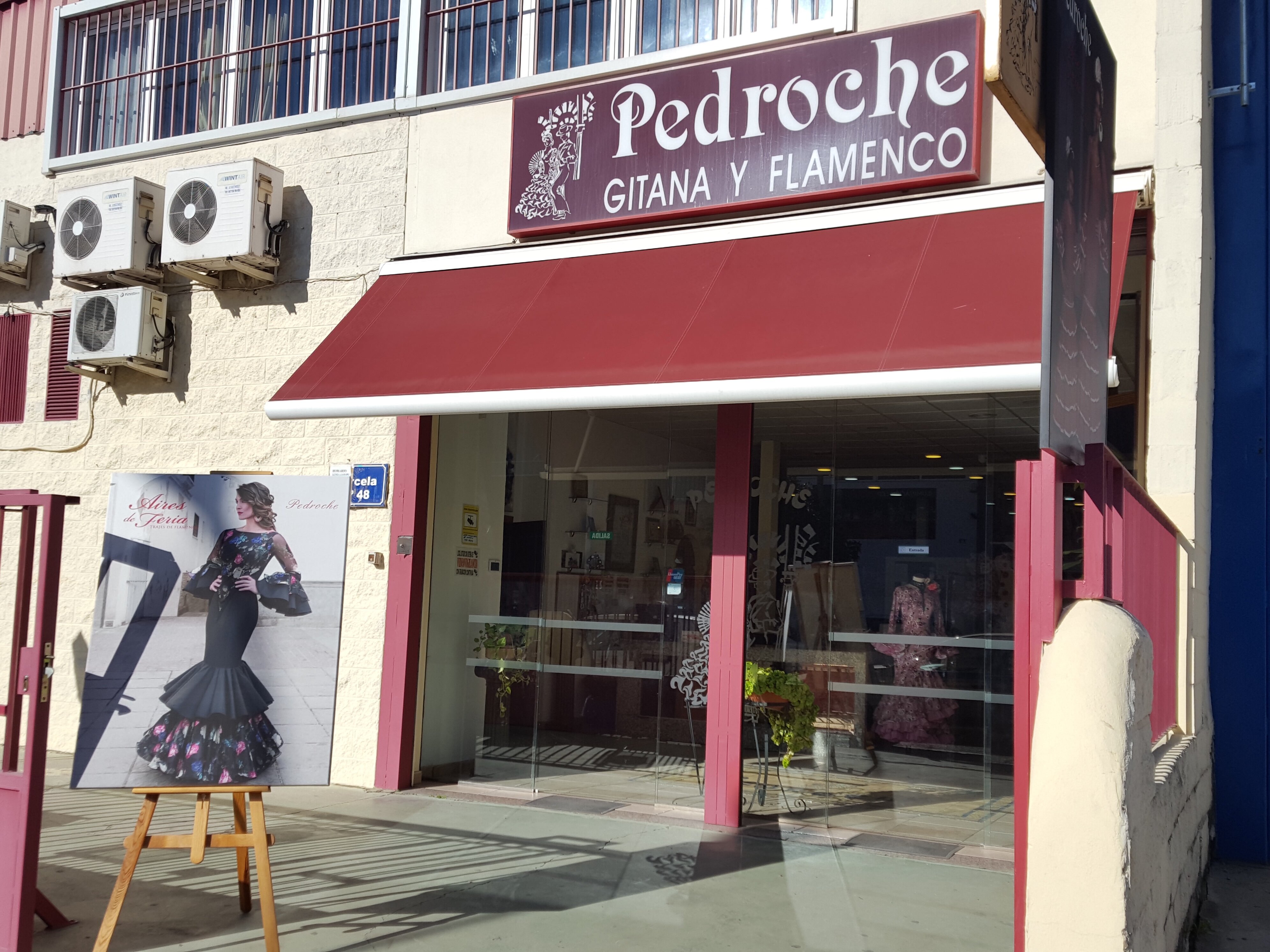fregar escocés Arena Nosotros - PEDROCHE GITANA Y FLAMENCO - Especialista en moda flamenca y  campero. Tienda online y web.