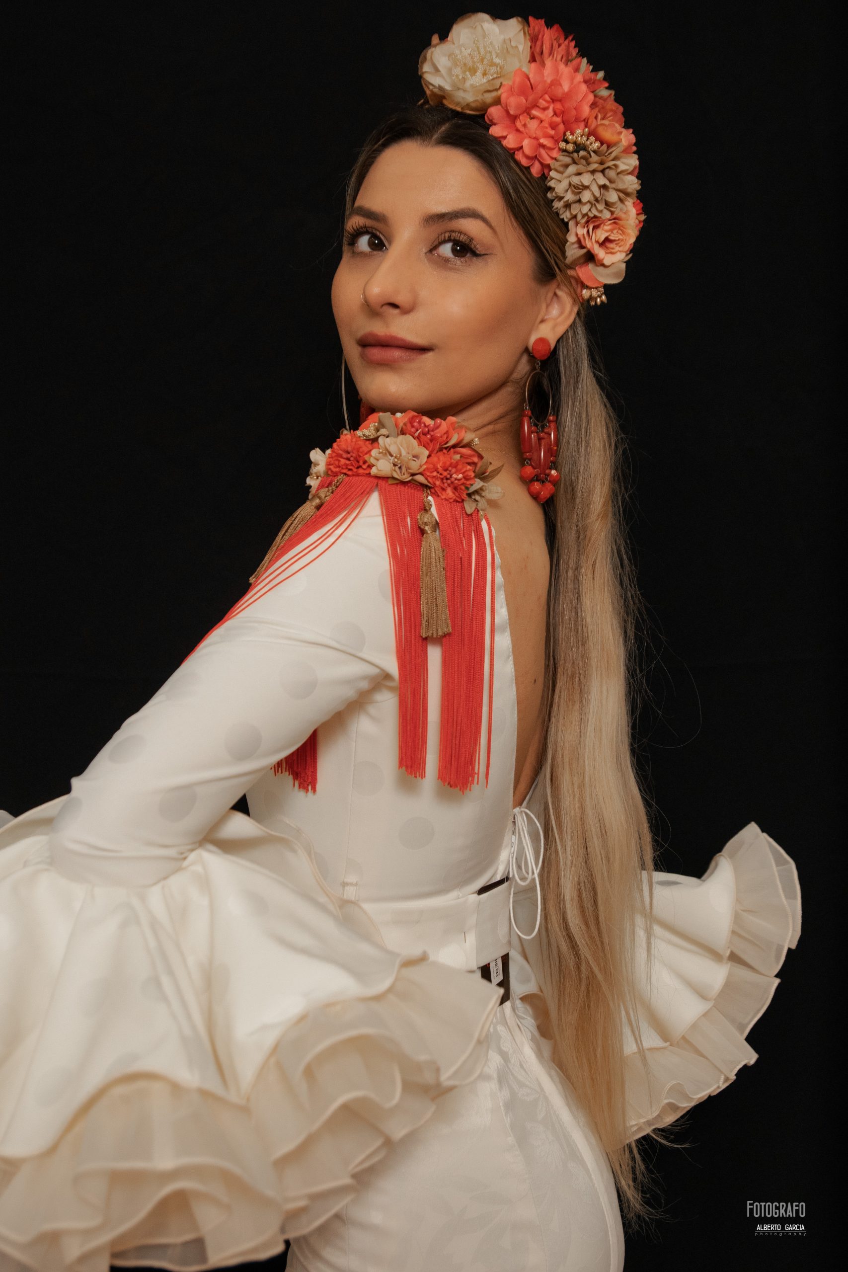 Tocado y flor de flamenca