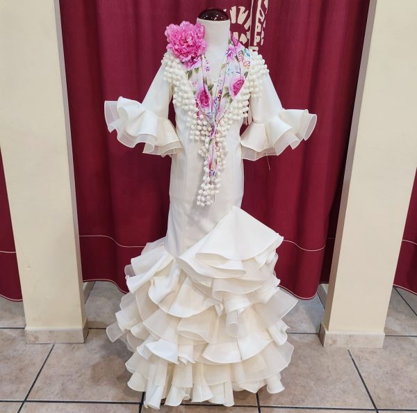 Modelo PEDROCHE NIÑA Beige