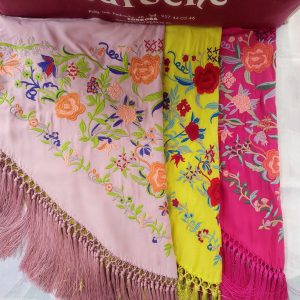 Manton Bordado CRIS Silvestre